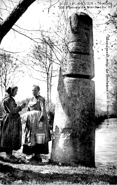 Menhir de Ploven (Bretagne).