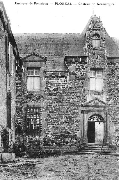 Ville de Plozal (Bretagne) : manoir de Kermarquer.