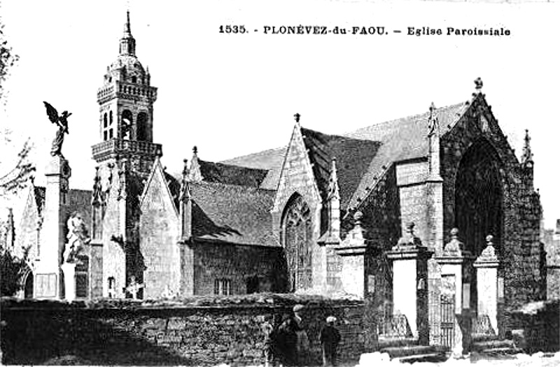 Eglise de Plonévez-du-Faou (Bretagne).