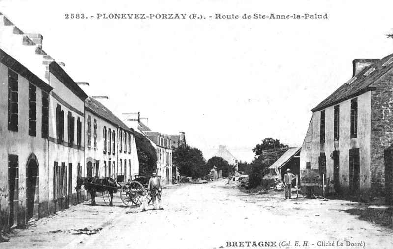 Ville de Plonévez-Porzay (Bretagne).