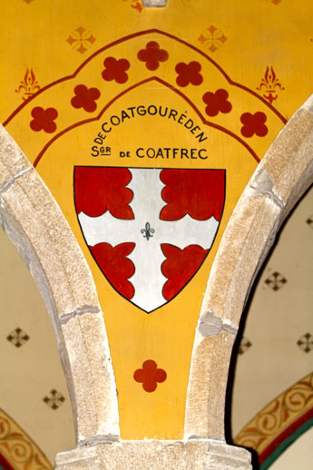 Peinture des cussons de l'glise de Ploubezre (Bretagne)