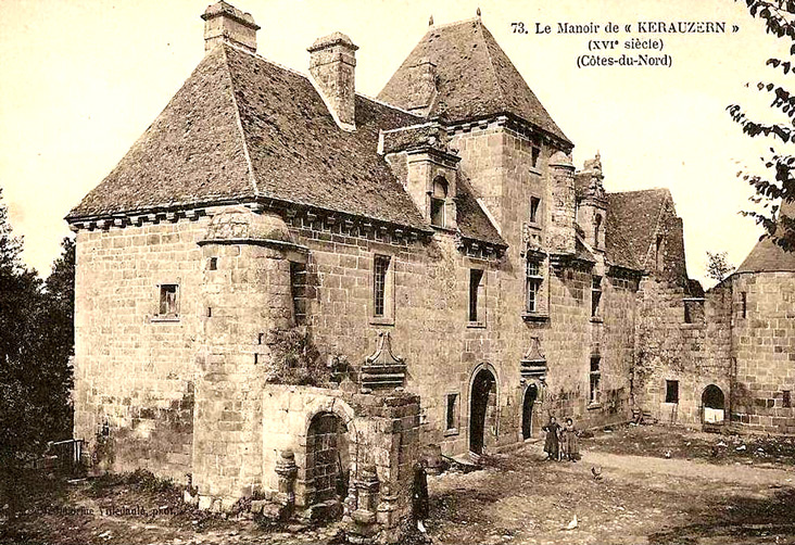 Ploubezre (Bretagne) : manoir de Kerauzern