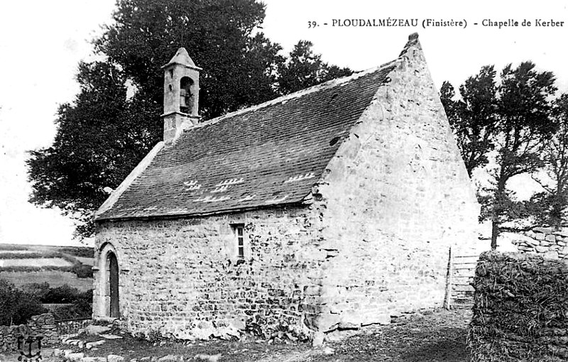 Chapelle de Kerber ou Kerlech  Ploudalmzeau (Bretagne).