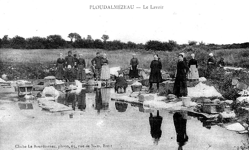 Lavoir de Ploudalmézeau (Bretagne).