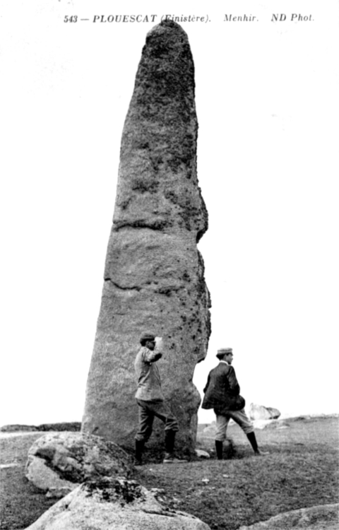 Menhir de Plouescat (Bretagne).