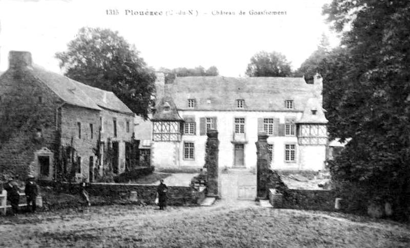 Château de Plouézec (Bretagne).