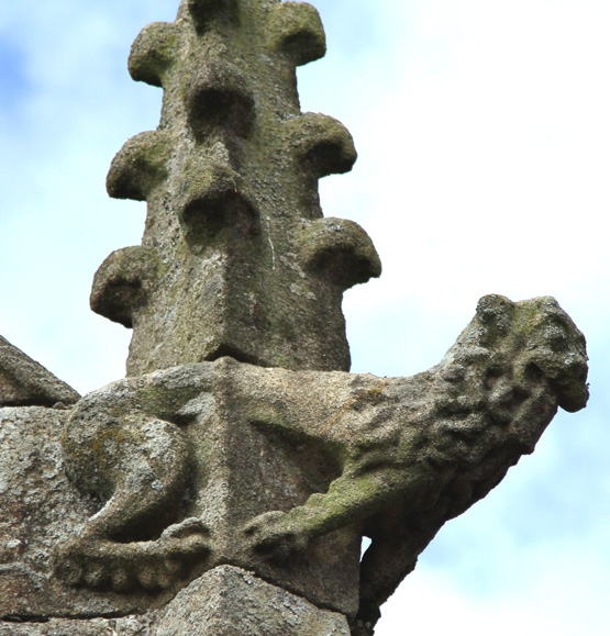 Gargouille de l'glise de Plougonver, en Bretagne