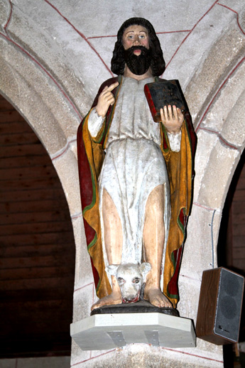 Statue de l'glise de Plougonver, en Bretagne