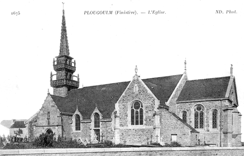 Eglise de Plougoulm (Bretagne).