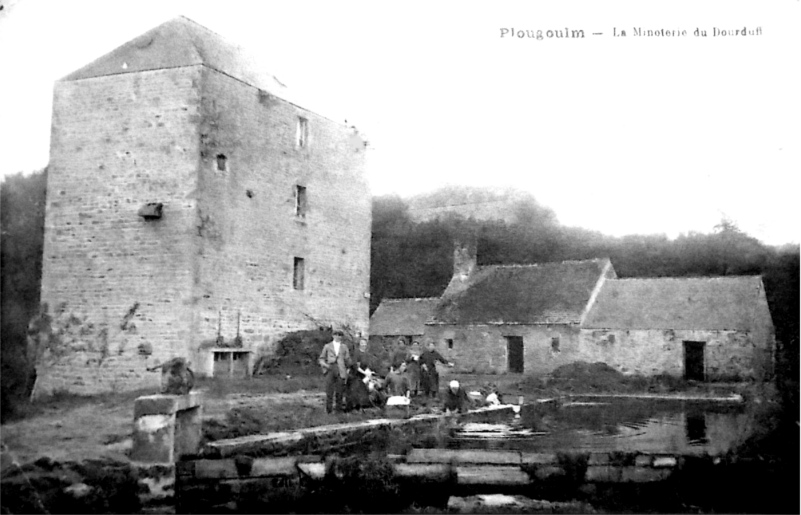 Ville de Plougoulm (Bretagne).
