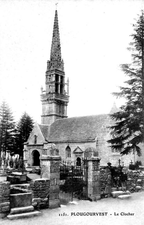 Eglise de Plougourvest (Bretagne).