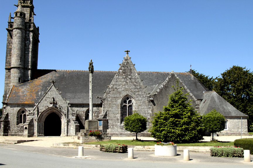 Eglise Saint-Pierre de Plougras, en Bretagne