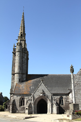 Eglise Saint-Pierre de Plougras, en Bretagne