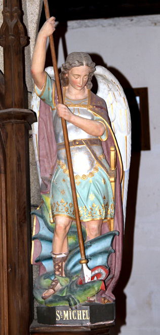 Eglise Saint-Pierre de Plougras, en Bretagne (statue)