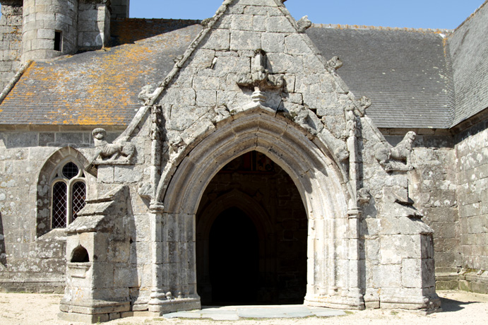 Eglise Saint-Pierre de Plougras, en Bretagne