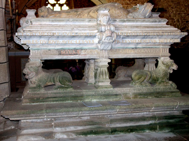 Tombeau de Monseigneur du Halgout en la chapelle Saint-Gonry de Plougrescant (Bretagne)