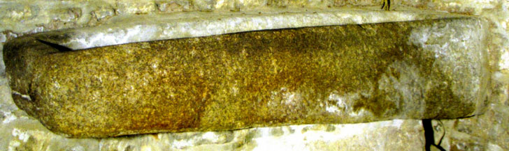 Sarcophage en la chapelle Saint-Gonry de Plougrescant (Bretagne)