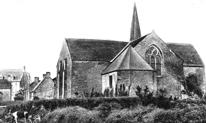 L'ancienne glise Saint-Pierre de Plouguenast (Bretagne).