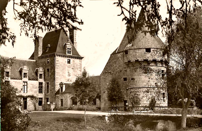 Plouguiel (Bretagne) : château de Keralio