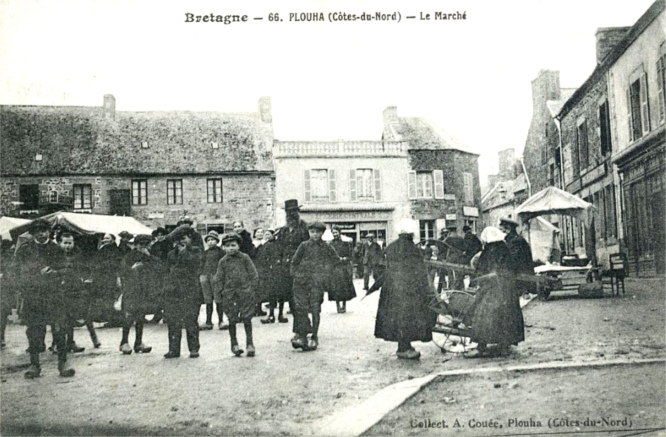 Plouha (Bretagne) : le march.