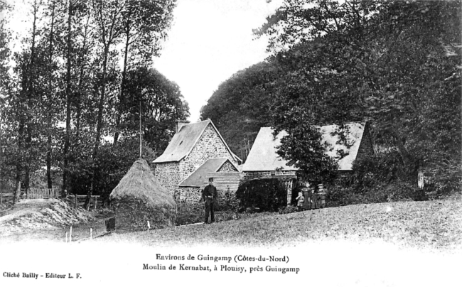 Ville de Plouisy (Bretagne) : moulin de Kernabat.