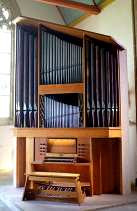 Orgue de l'église de Ploumilliau (Bretagne).