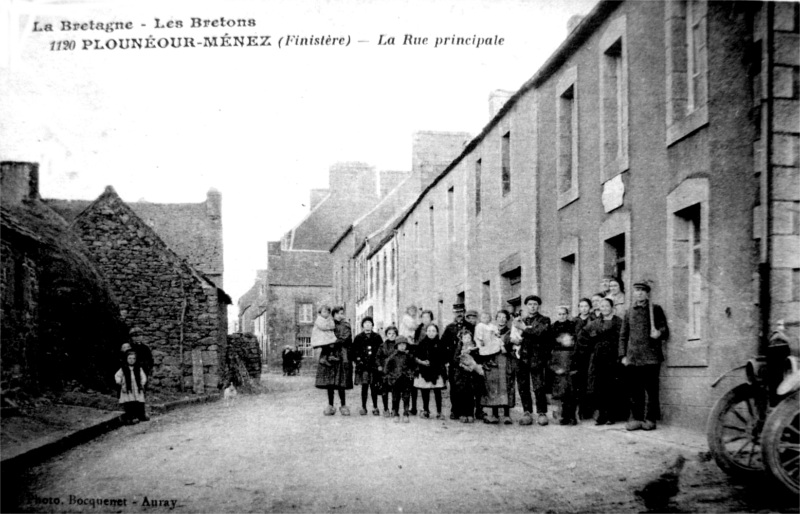 Ville de Plounour-Mnez (Bretagne).