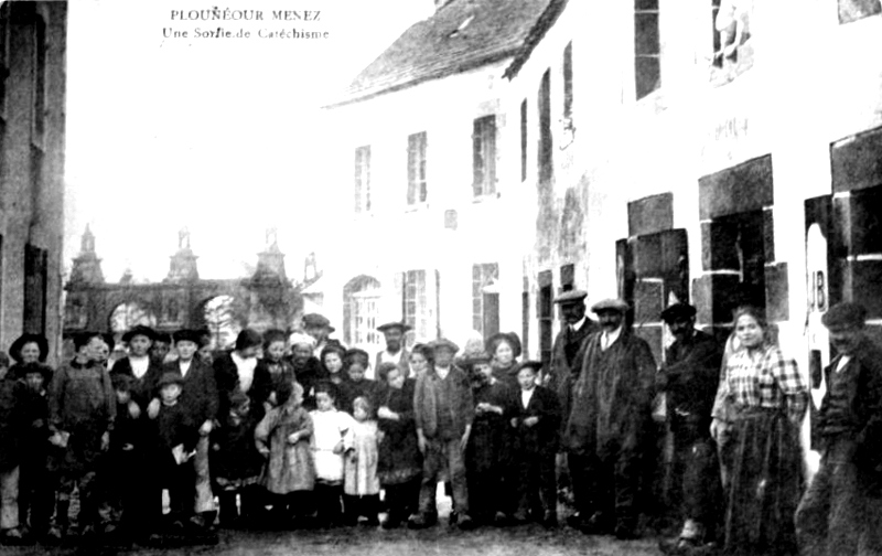 Ville de Plounour-Mnez (Bretagne).