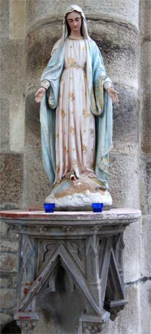 Statue de l'glise Saint Nrin de Plounrin (Bretagne).