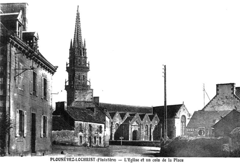 Eglise de Plounvez-Lochrist (Bretagne).