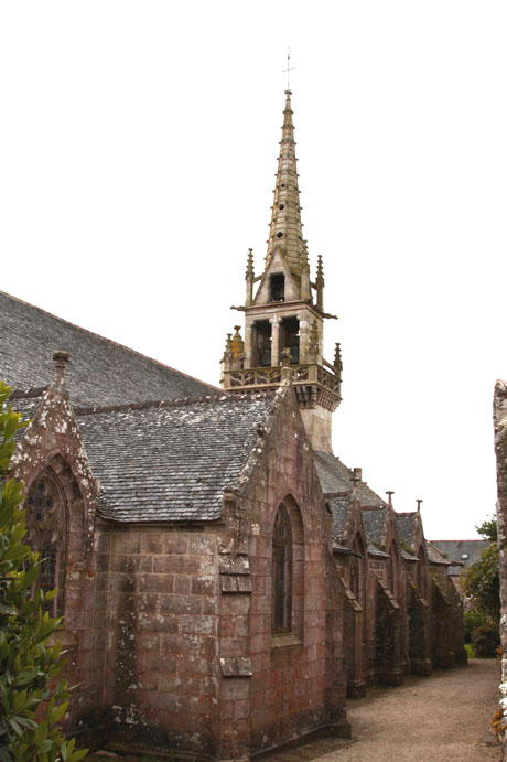 Eglise Saint-Pierre de Plounvez-Modec (Bretagne)