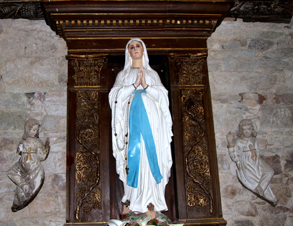 Statue de l'glise Saint-Pierre de Plounvez-Modec (Bretagne)