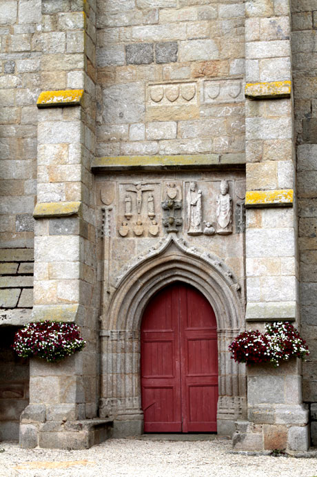 Eglise Saint-Pierre de Plounvez-Modec (Bretagne)