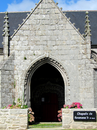 Plounvez-Modec (Bretagne) : chapelle de Keramanac'h