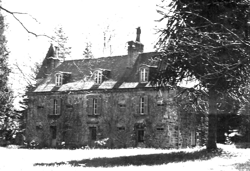 Ville de Plouvara (Bretagne) : manoir de Kernier.