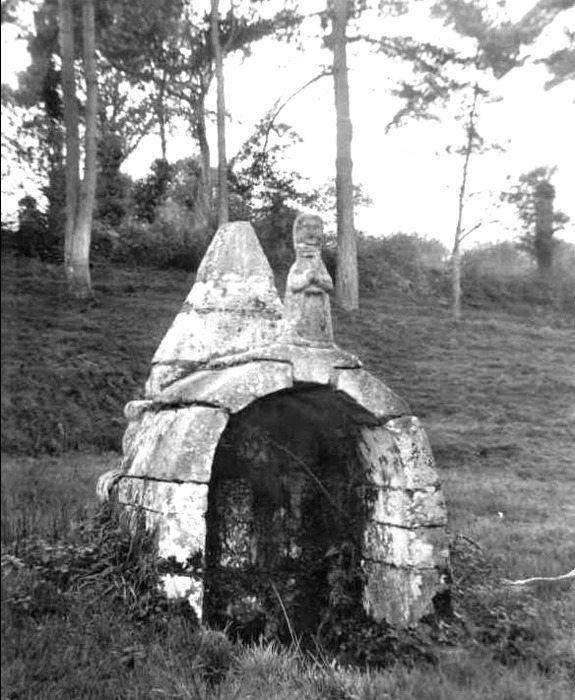 Fontaine Saint-Maudez  Plouy (Bretagne).