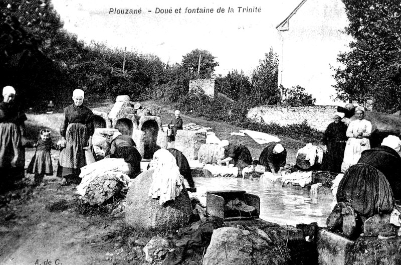 Fontaine de Plouzan (Bretagne).