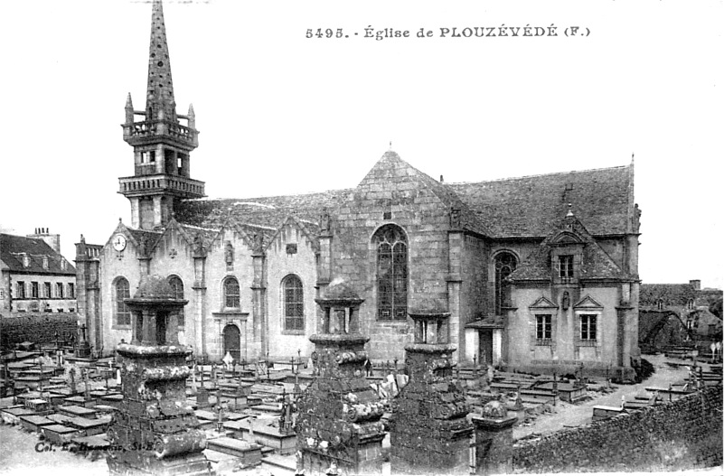 Eglise de Plouzévédé (Bretagne).