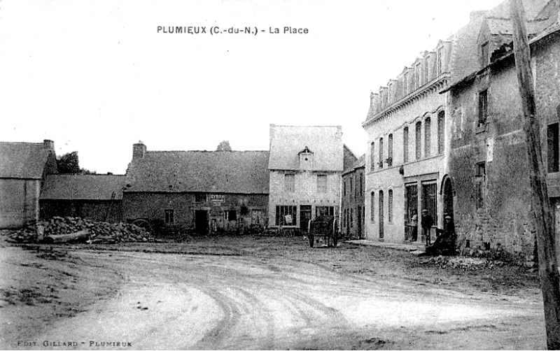 Ville de Plumieux (Bretagne).
