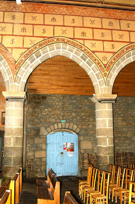 Eglise Saint-Pierre de Pluzunet (Bretagne