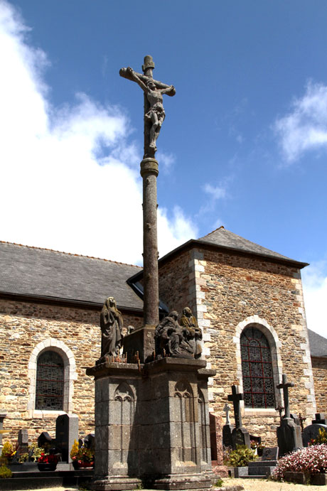 Le calvaire de l'glise Saint-Pierre-s-Liens de Pommerit-Jaudy (Bretagne)