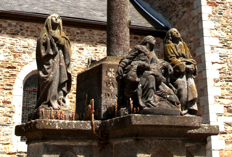 Le calvaire de l'glise Saint-Pierre-s-Liens de Pommerit-Jaudy (Bretagne)