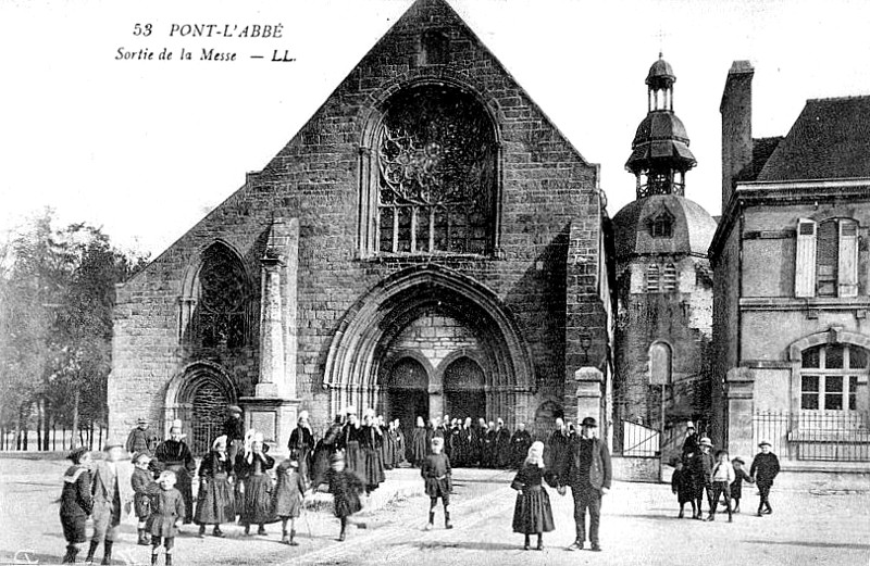 Ville de Pont-l'Abb (Bretagne) : glise des Carmes.