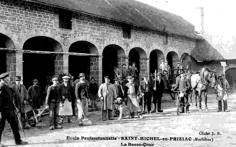 Ecole Professionnelle de Saint-Michel en Priziac (Bretagne).