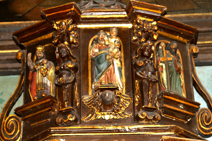 Le matre autel de l'glise Saint-Herv de Quemperven (Bretagne)