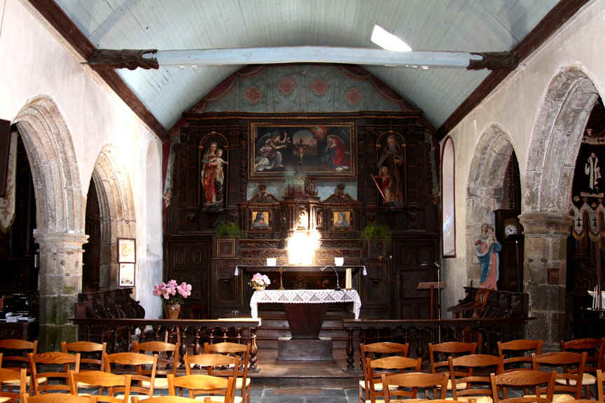 Le matre autel de l'glise Saint-Herv de Quemperven (Bretagne)