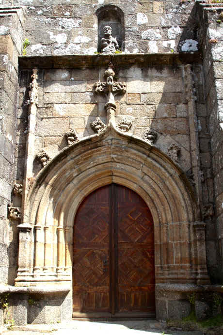 Portail de l'glise Saint-Herv de Quemperven (Bretagne)