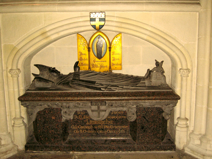 Quimper : cathdrale Saint-Corentin (Tombeau de Monseigneur de La Marche)