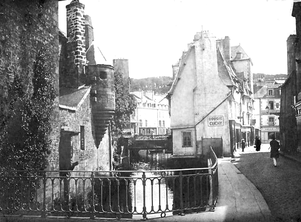 Les fortifications et murs de Quimper (Bretagne).