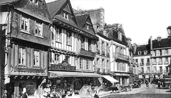 Quimper (Bretagne) : la place Terre au Duc.